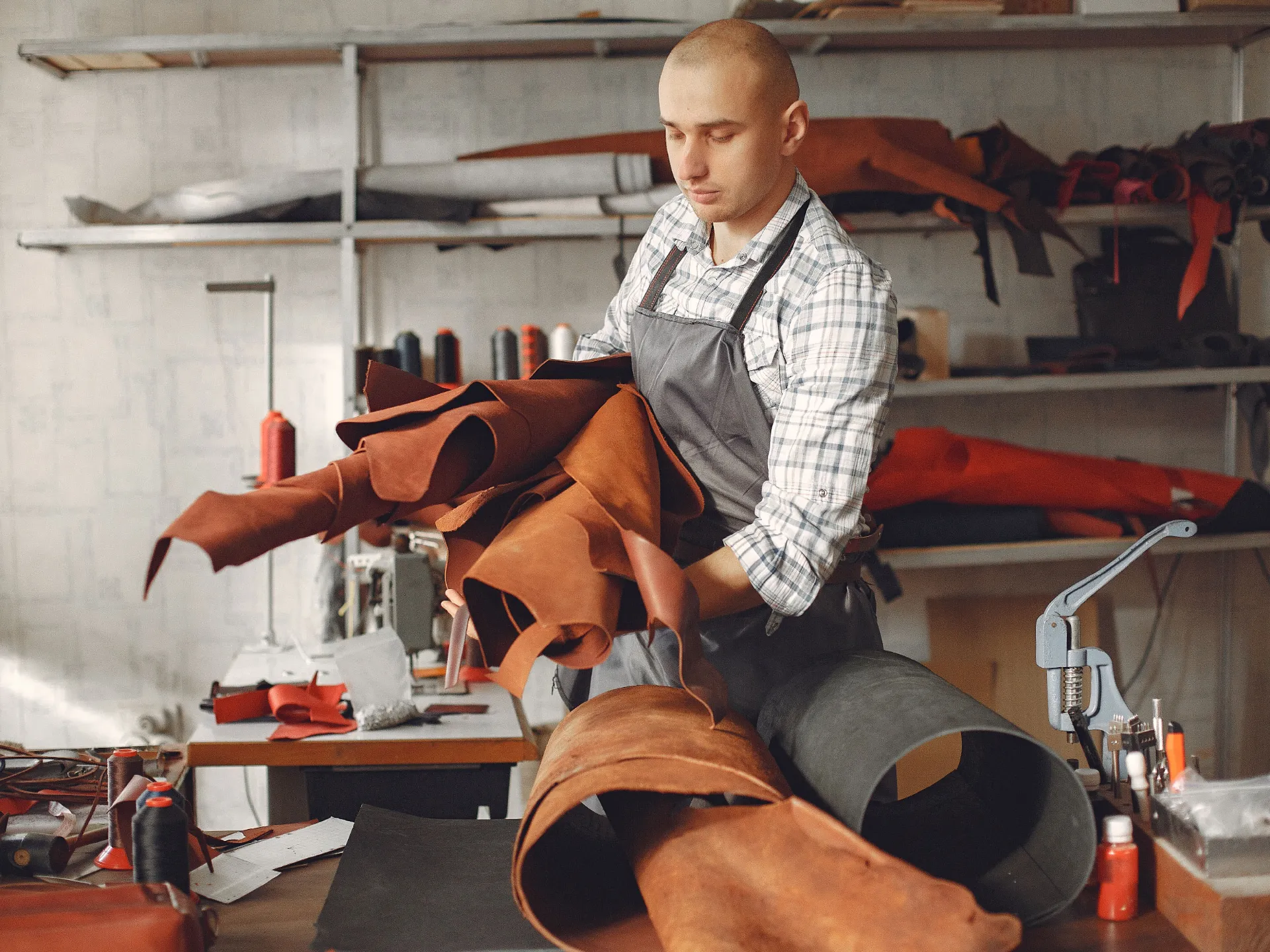 How to Choose the Right Materials in Shoe Manufacturing?